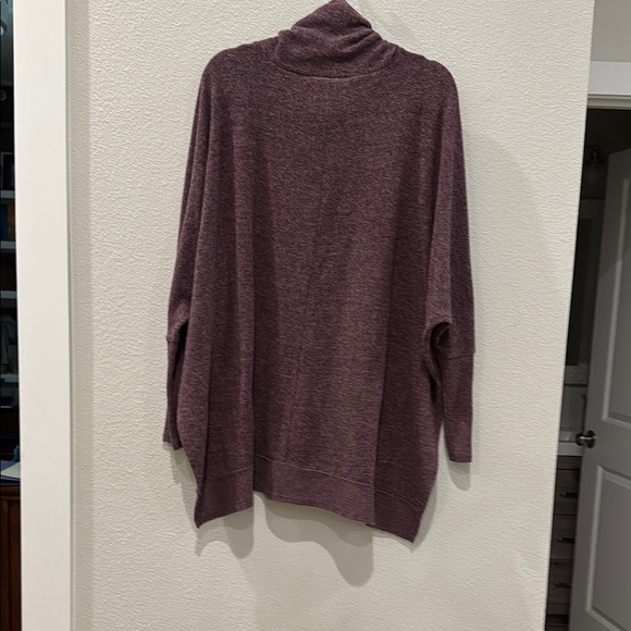 Women's Cowl Neck Sweater - washed maroon - Picture 3 of 3